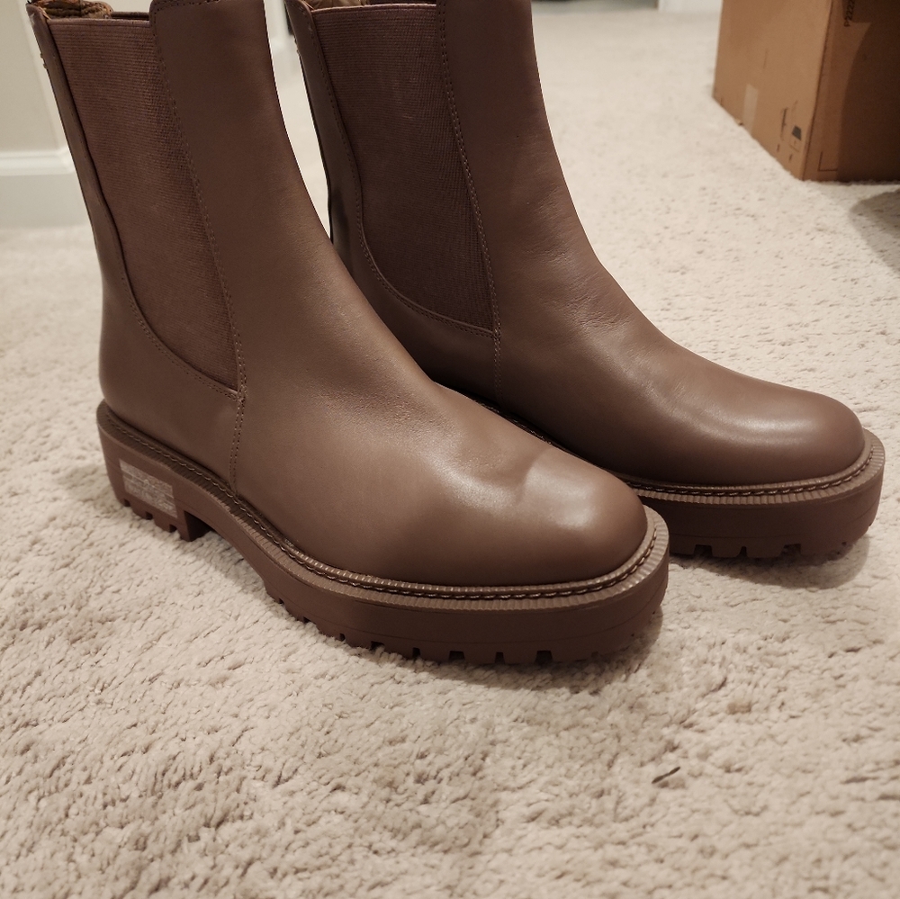 Sam Edelman Chelsea Boot